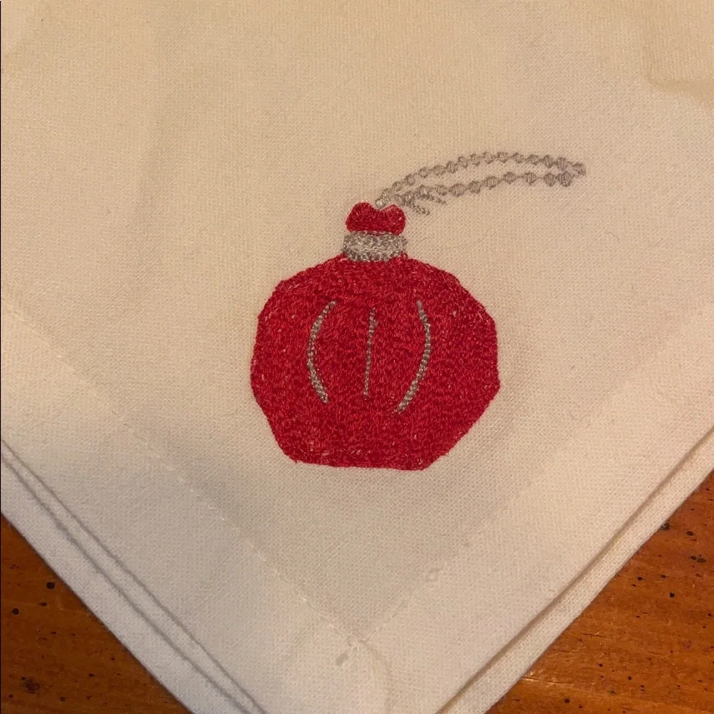 Williams Sonoma Set of 6 Embroidered Holiday Napkins